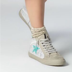ShuShop White and Teal Star Sneakers | Paulina